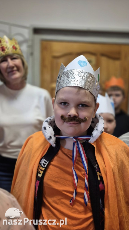 Uczniowie z Sobowidza uczcili 1000. rocznicę koronacji