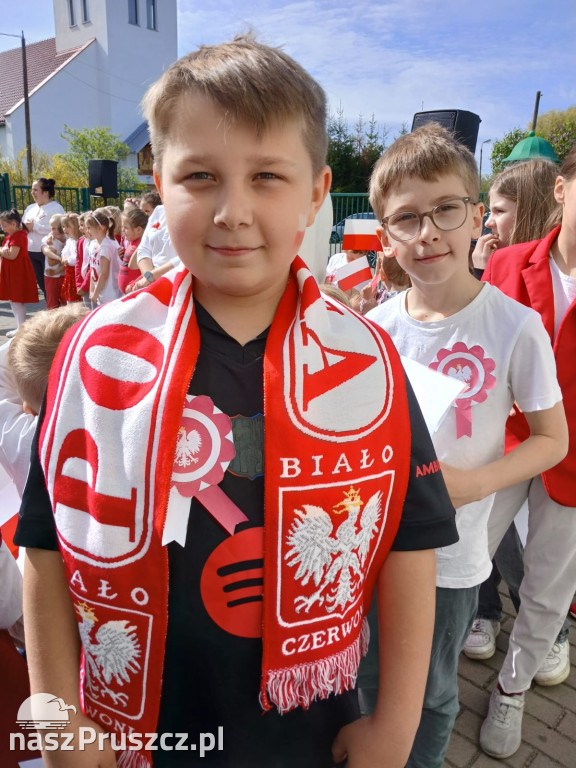 Uczniowie z Przejazdowa uczcili Święto Konstytucji 3 Maja