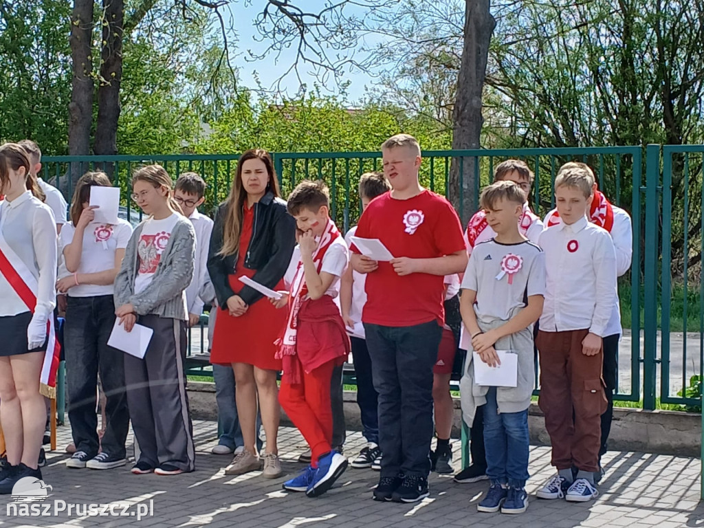Uczniowie z Przejazdowa uczcili Święto Konstytucji 3 Maja