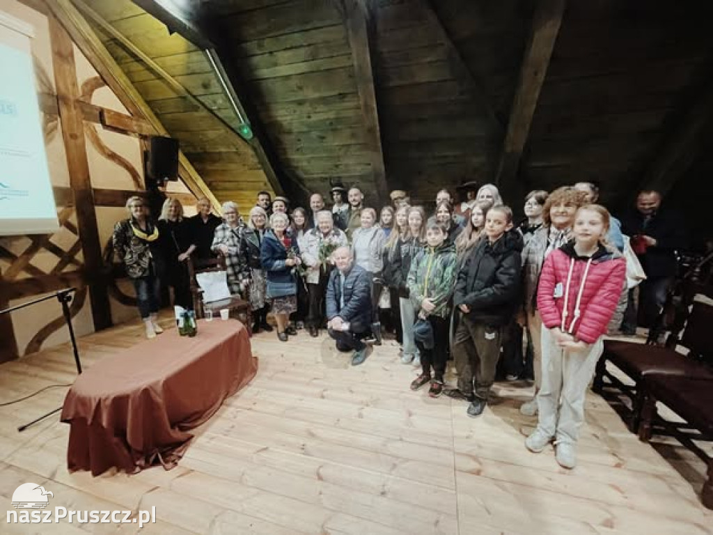 Wystawa „Weselne Stroje Żuławskie” w Miłocinie