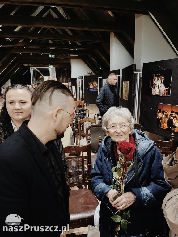 Wystawa „Weselne Stroje Żuławskie” w Miłocinie