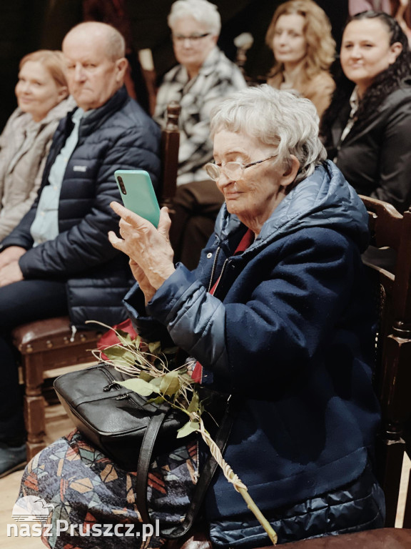 Wystawa „Weselne Stroje Żuławskie” w Miłocinie