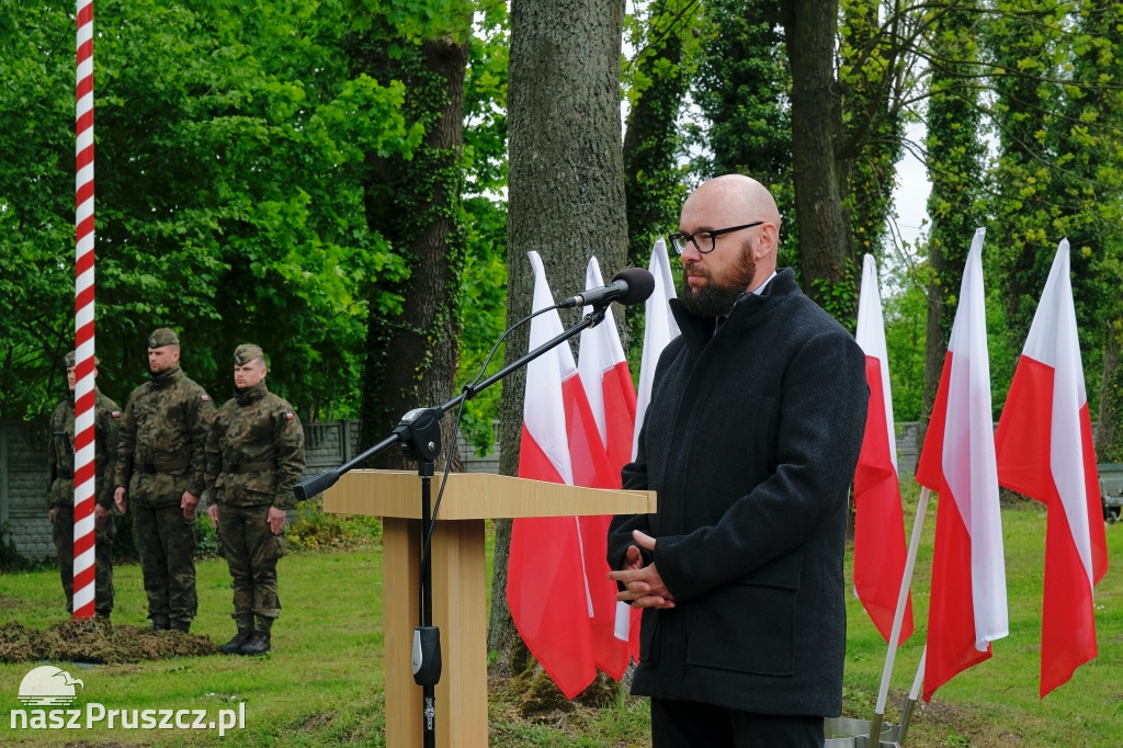W Kiezmarku posadzono Dąb Pamięci ku czci ofiar Zbrodni Katyńskiej
