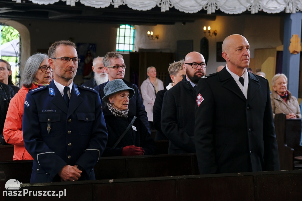 W Kiezmarku posadzono Dąb Pamięci ku czci ofiar Zbrodni Katyńskiej