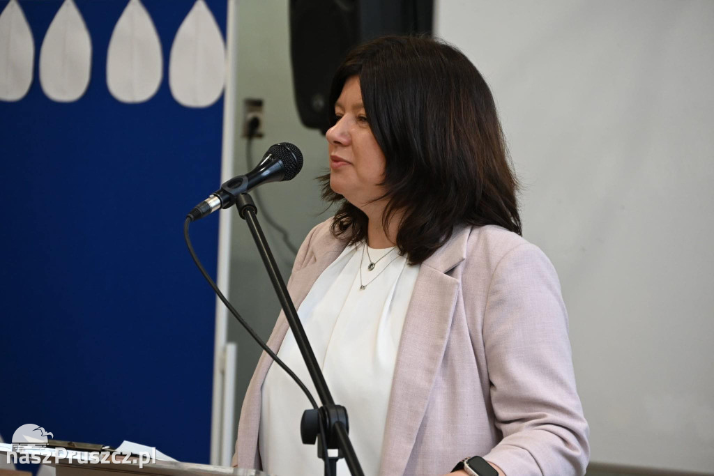 Powiatowy konkurs oratorski - Pszczółki