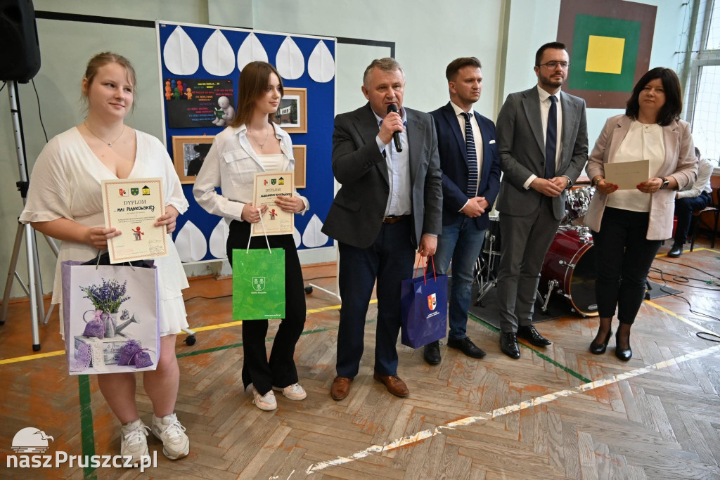 Powiatowy konkurs oratorski - Pszczółki