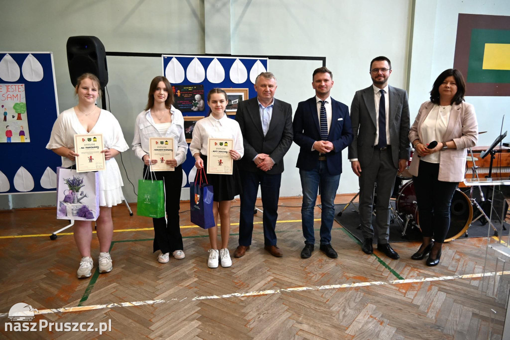 Powiatowy konkurs oratorski - Pszczółki