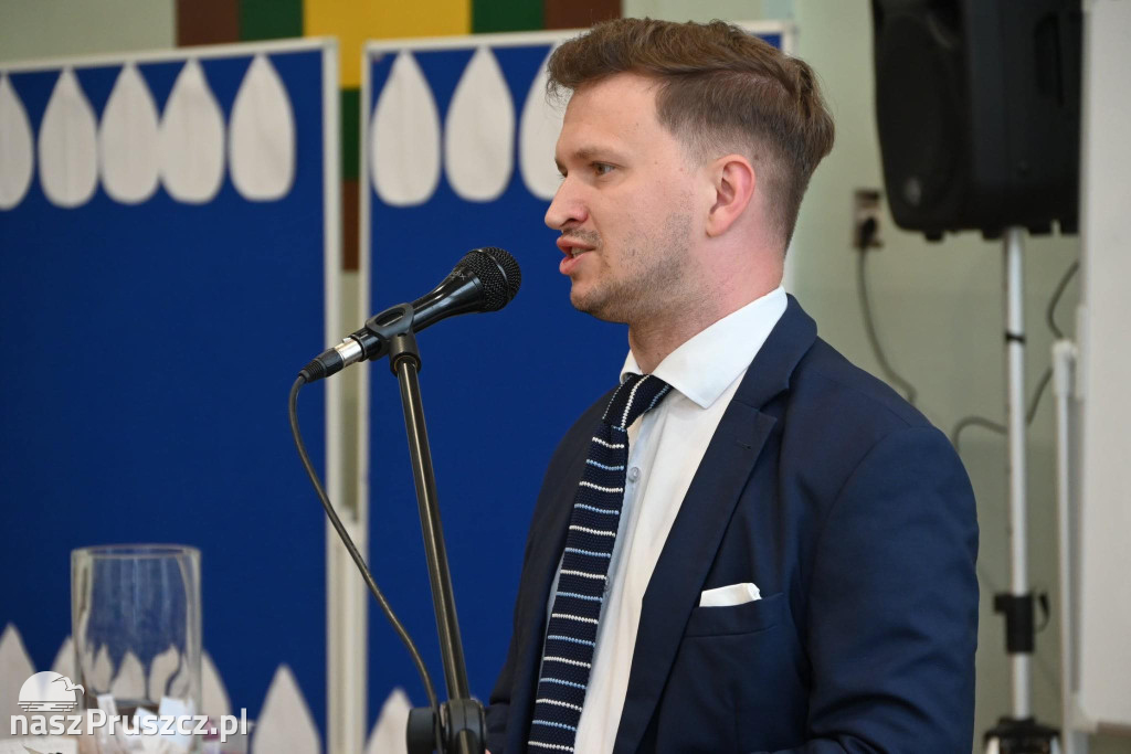Powiatowy konkurs oratorski - Pszczółki