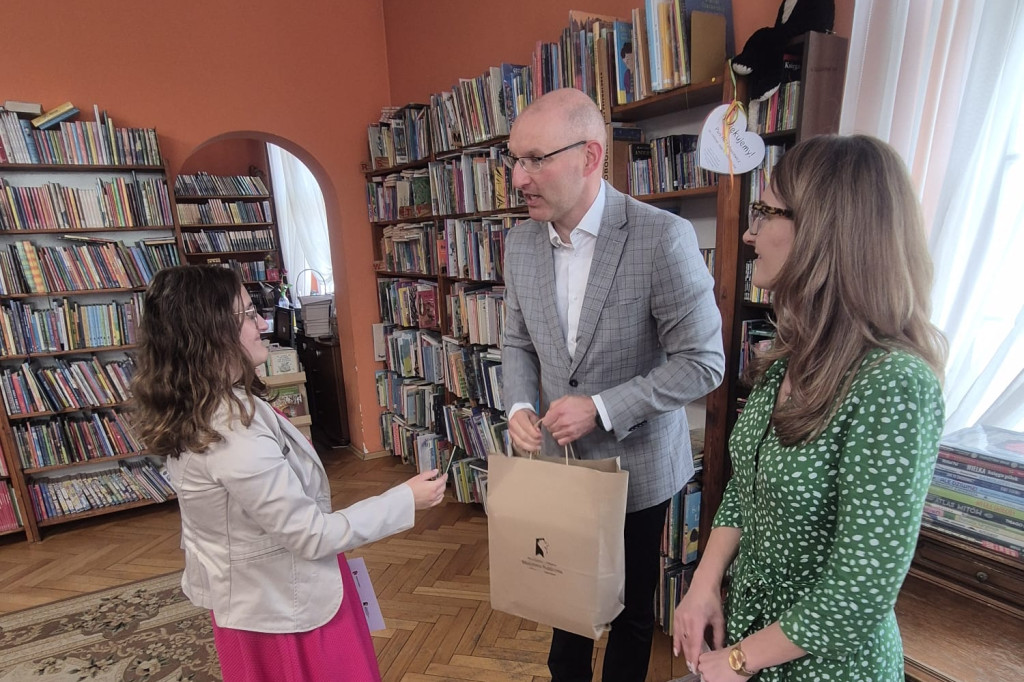 „Z baśnią w świat przygody – Czerwony Kapturek” konkurs czytelniczy w PiMBP