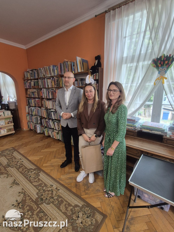 „Z baśnią w świat przygody – Czerwony Kapturek” konkurs czytelniczy w PiMBP