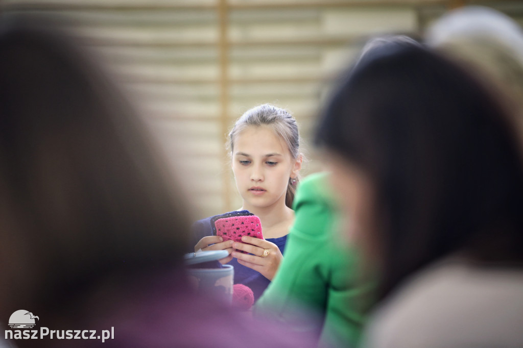Międzynarodowy Dzień Dziergania w Miejscach Publicznych
