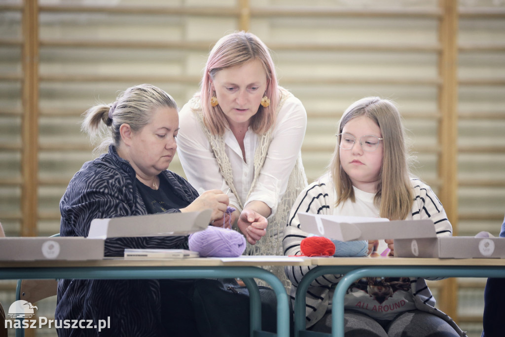 Międzynarodowy Dzień Dziergania w Miejscach Publicznych