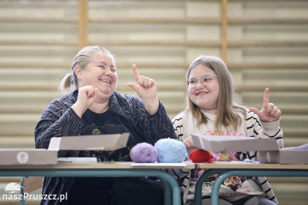 Międzynarodowy Dzień Dziergania w Miejscach Publicznych