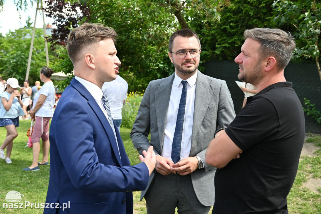 W Różynach pożegnali stary budynek szkoł