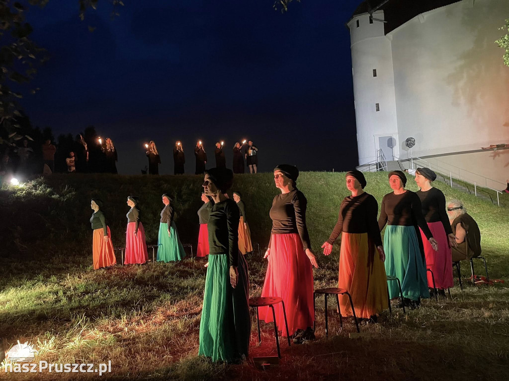  premiera spektaklu „AntyOn(a)” - „KomuKulturka”