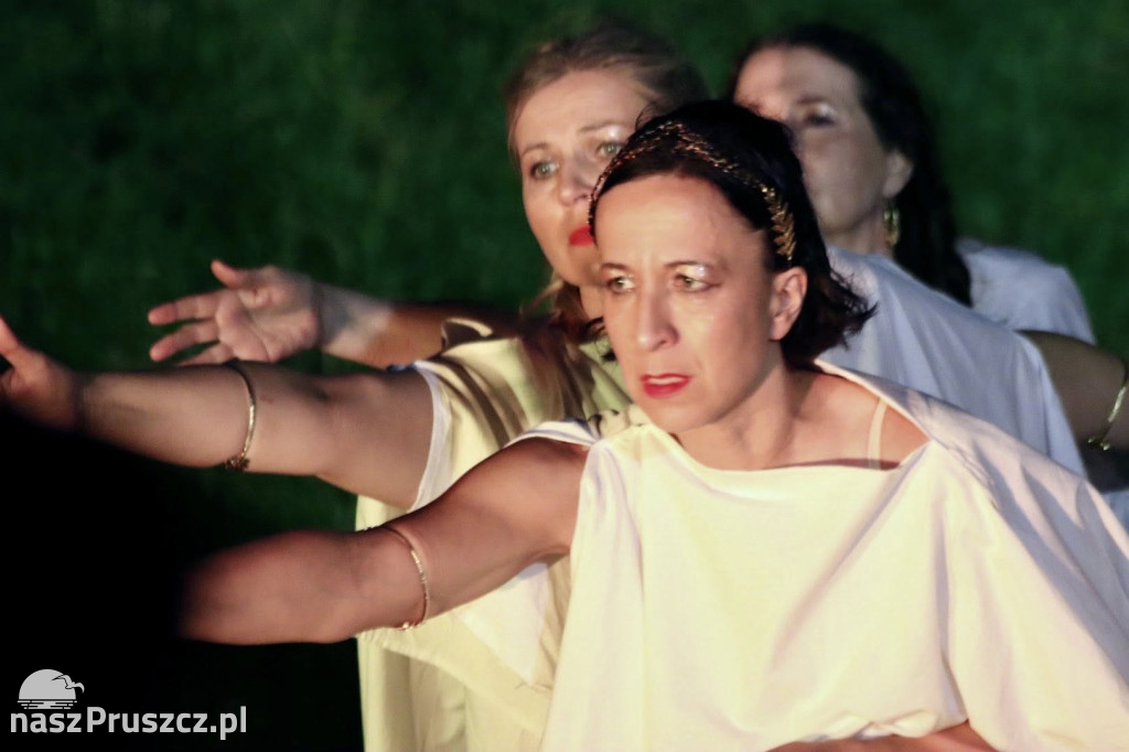  premiera spektaklu „AntyOn(a)” - „KomuKulturka”