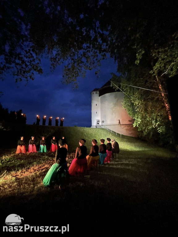  premiera spektaklu „AntyOn(a)” - „KomuKulturka”