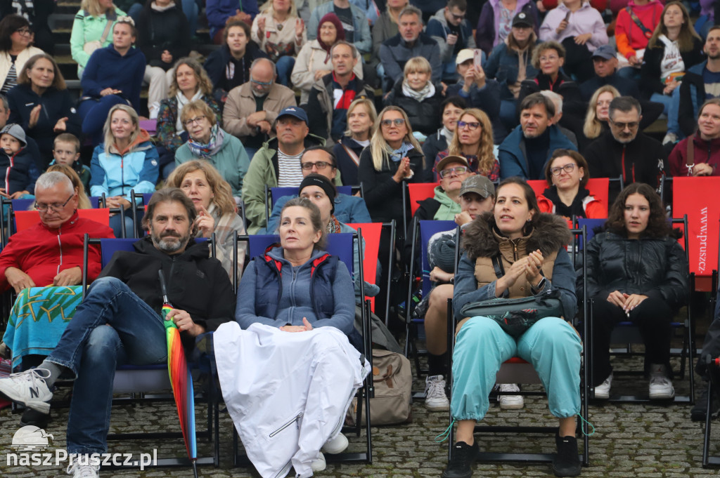 Dom o Zielonych Progach, Czerwona tulipan
