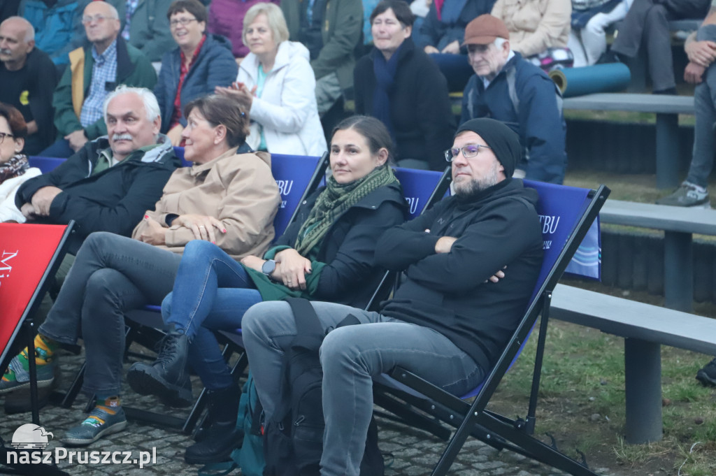 Dom o Zielonych Progach, Czerwona tulipan