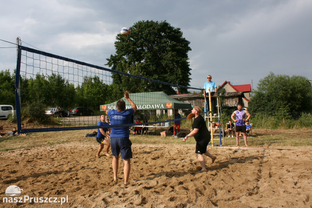 W Kłodawie grali w siatkówkę na piaski