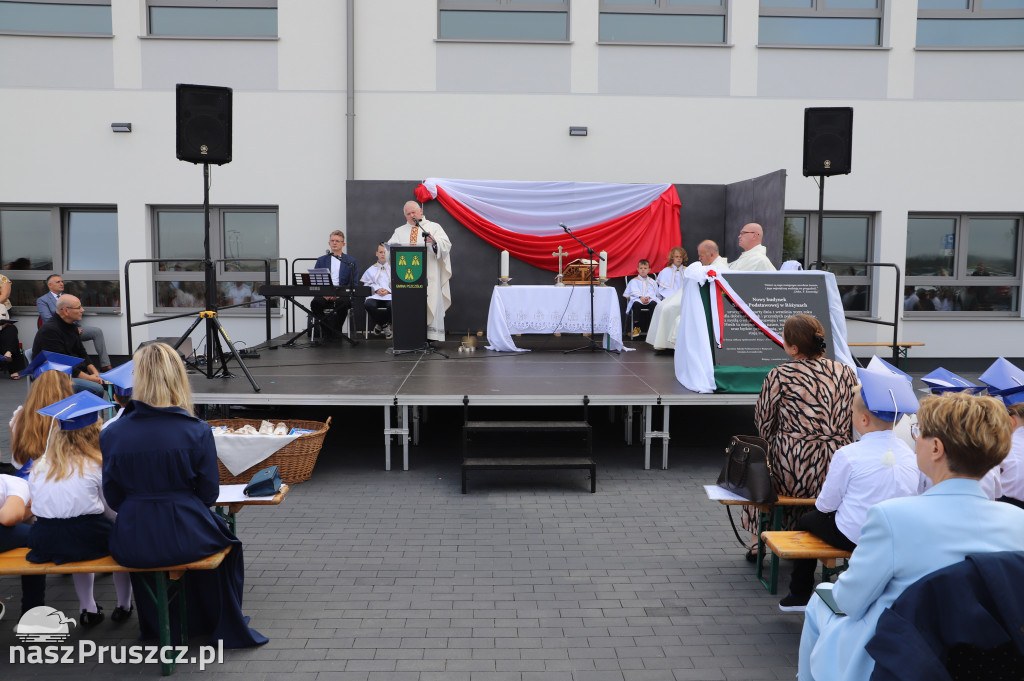Otwarcie szkoły w Różynach