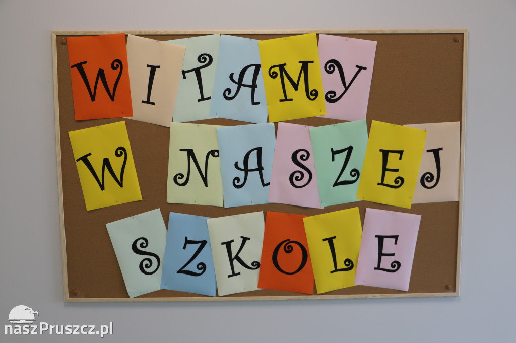 Otwarcie szkoły w Różynach