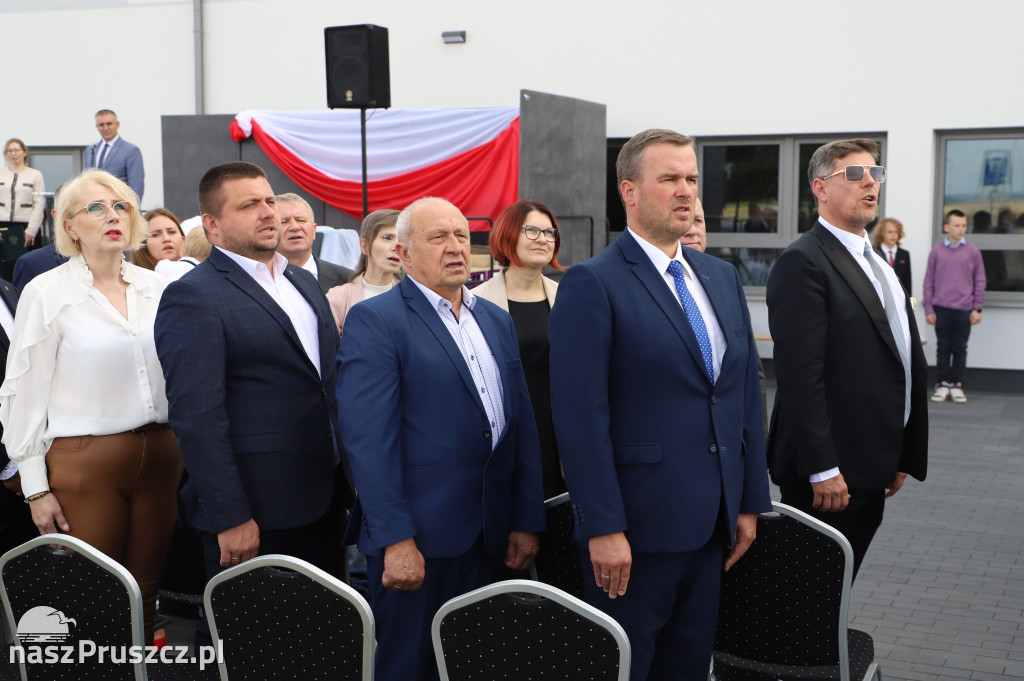 Otwarcie szkoły w Różynach