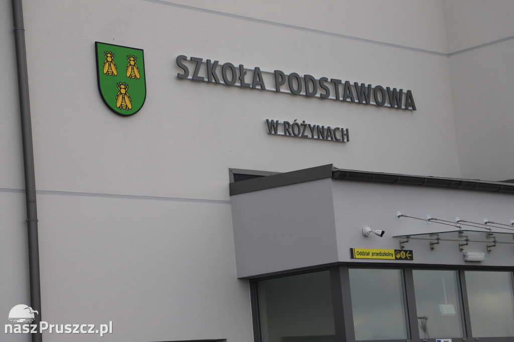 Otwarcie szkoły w Różynach