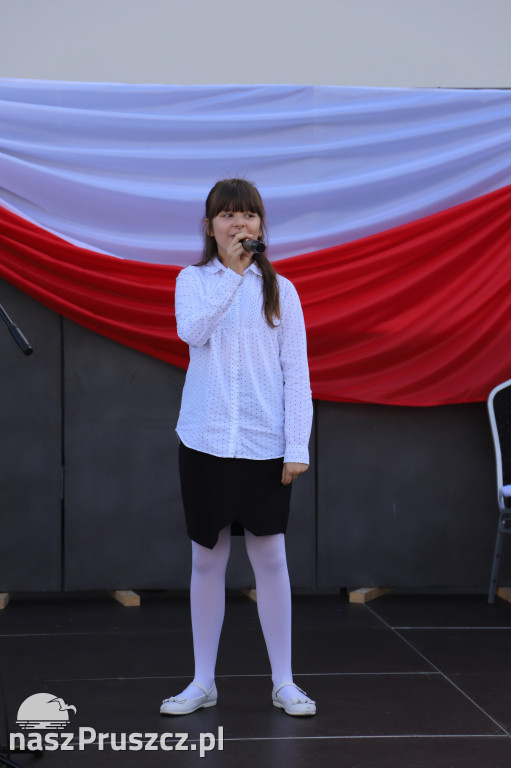Otwarcie szkoły w Różynach
