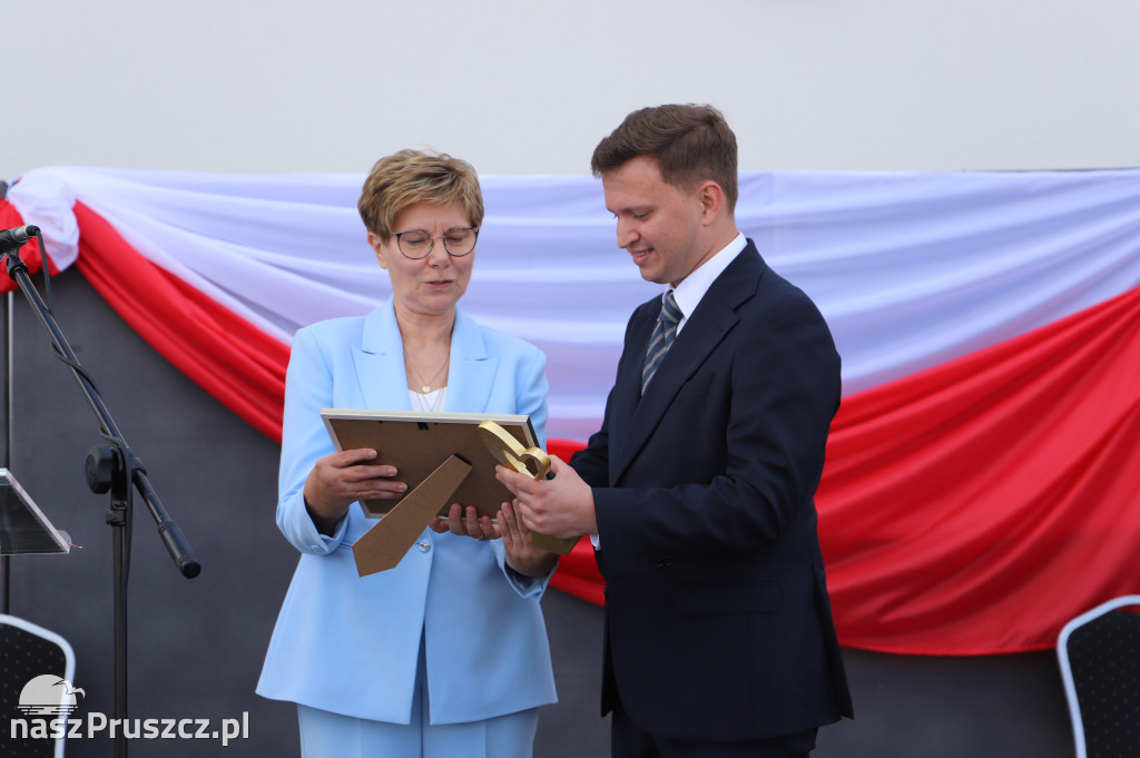 Otwarcie szkoły w Różynach