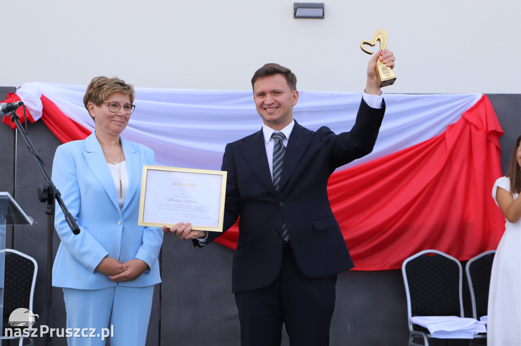 Otwarcie szkoły w Różynach