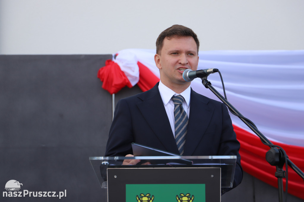 Otwarcie szkoły w Różynach