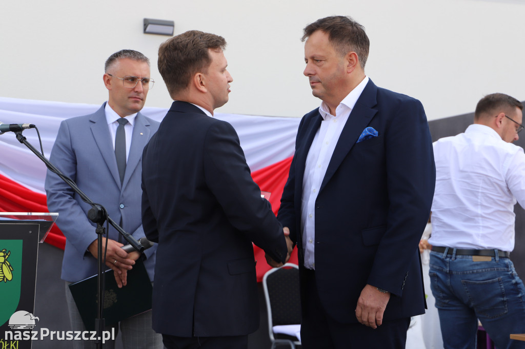 Otwarcie szkoły w Różynach