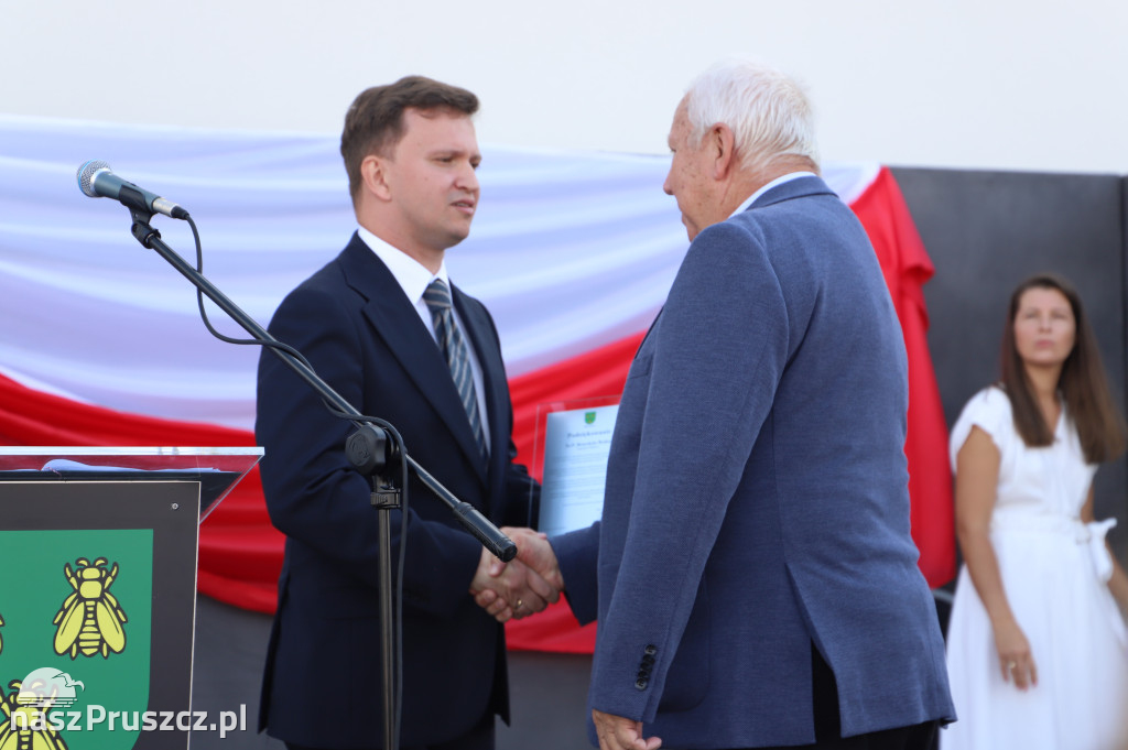 Otwarcie szkoły w Różynach
