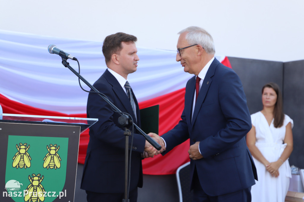 Otwarcie szkoły w Różynach