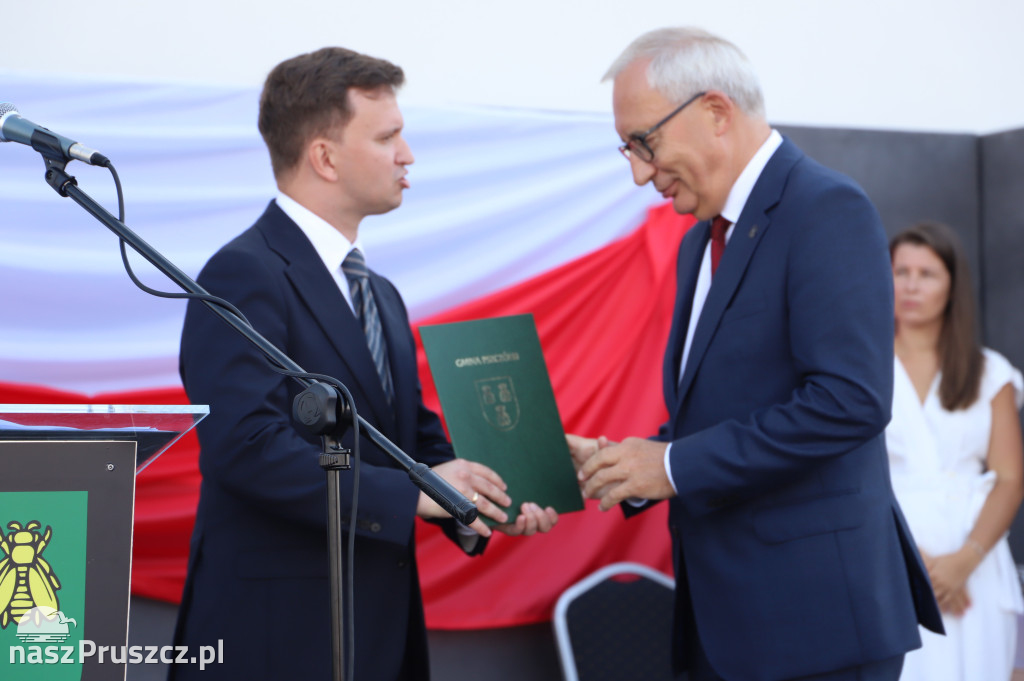 Otwarcie szkoły w Różynach