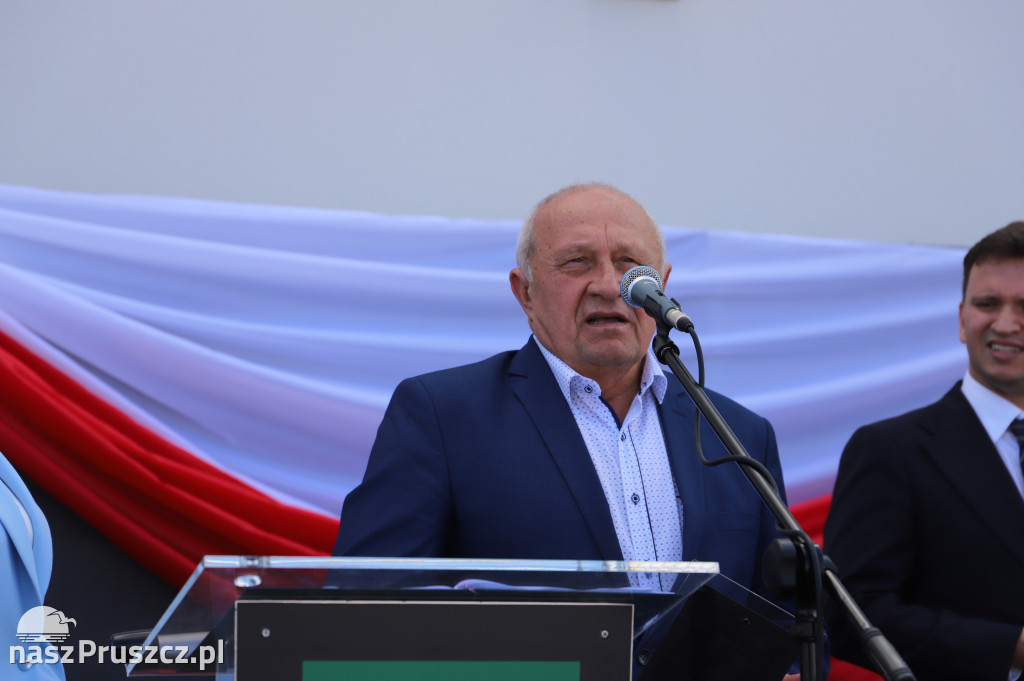 Otwarcie szkoły w Różynach