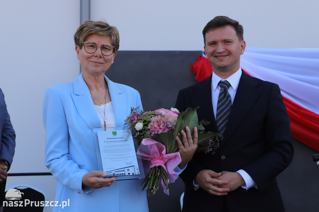 Otwarcie szkoły w Różynach