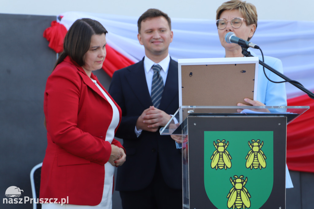 Otwarcie szkoły w Różynach