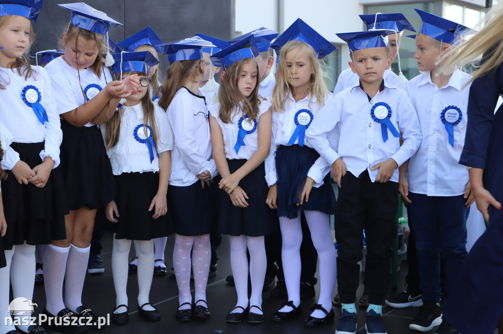 Otwarcie szkoły w Różynach