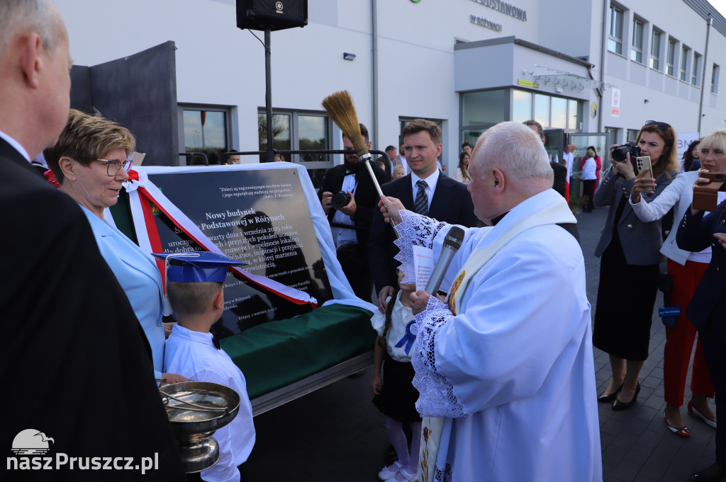 Otwarcie szkoły w Różynach
