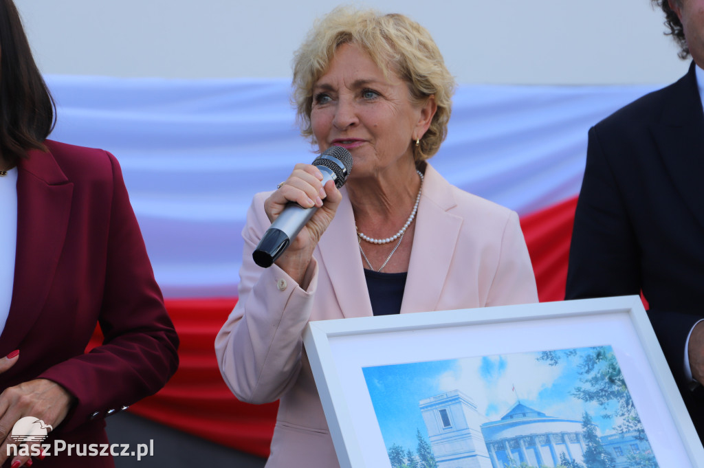 Otwarcie szkoły w Różynach
