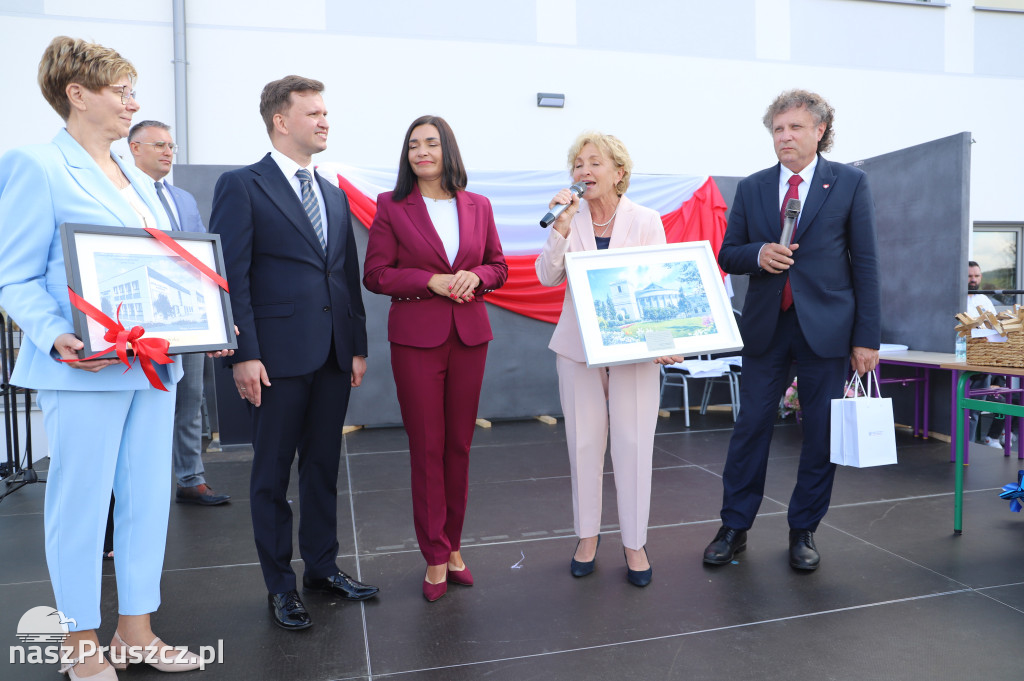 Otwarcie szkoły w Różynach