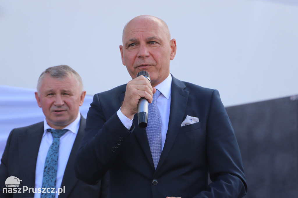 Otwarcie szkoły w Różynach