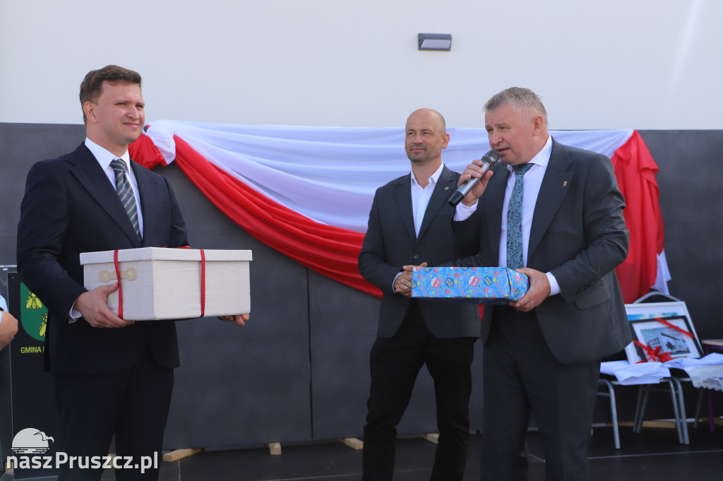 Otwarcie szkoły w Różynach