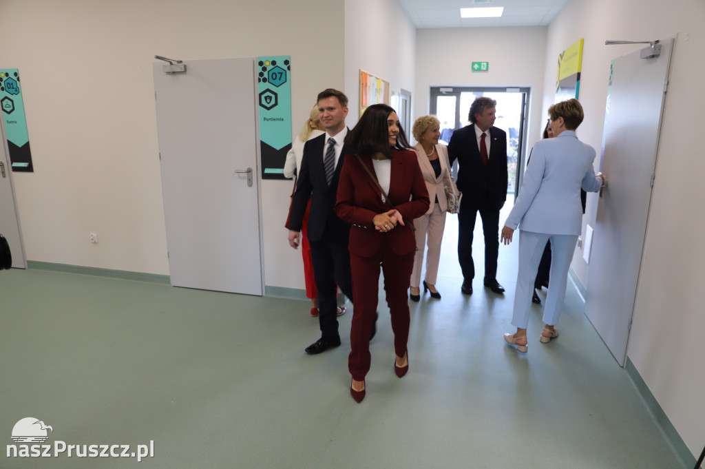 Otwarcie szkoły w Różynach