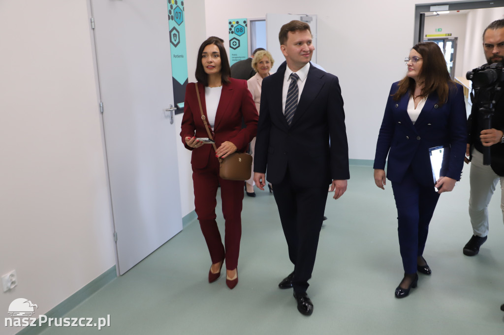 Otwarcie szkoły w Różynach