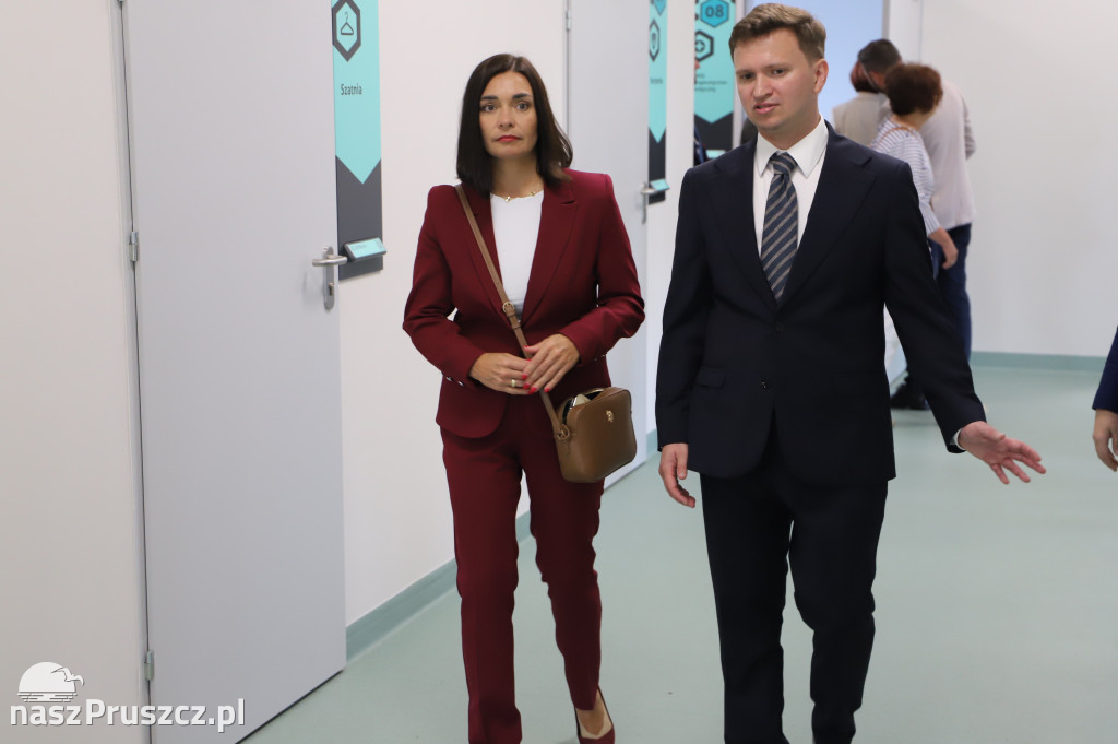 Otwarcie szkoły w Różynach