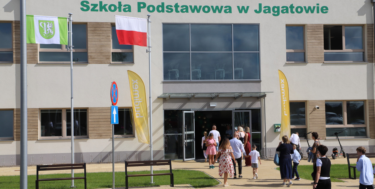 Otwarcie nowej szkoły w Jagatowie