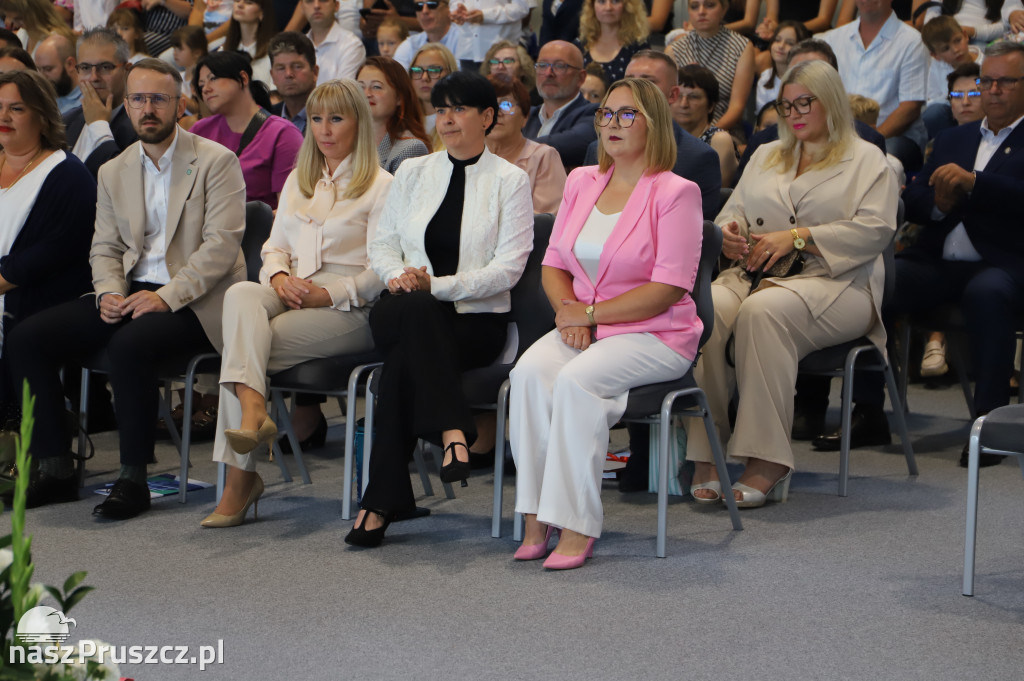 Otwarcie nowej szkoły w Jagatowie